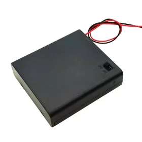 Battery box for 4 AA batteries, 6V, covered with switching
