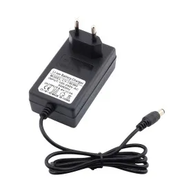 Priză de alimentare 8.4V, 3A, 5.5x2.5 mm, încărcător baterie
