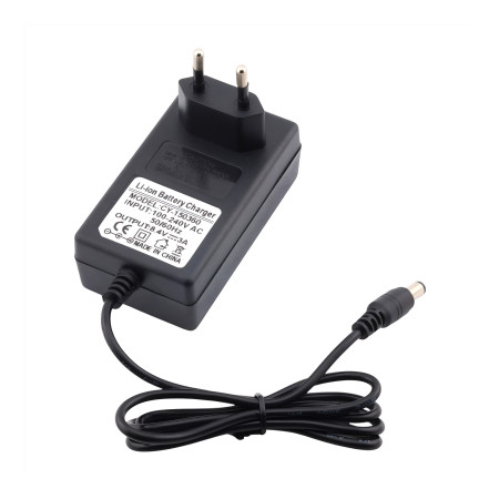 Cargador batería iones de litio 8,4V 3A conector 5,5x2,5mm